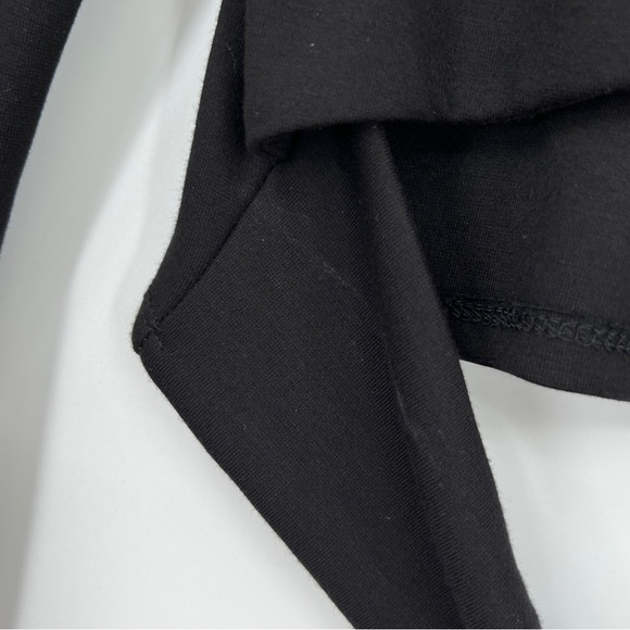 Fore Womens Cut-Out Scoop Neck Cropped Top in Black Size Medium NWT(flaws) - Picture 4 of 10